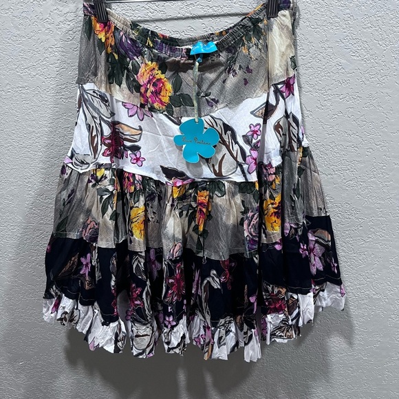 Tiered floral skirt NWT - Picture 3 of 6